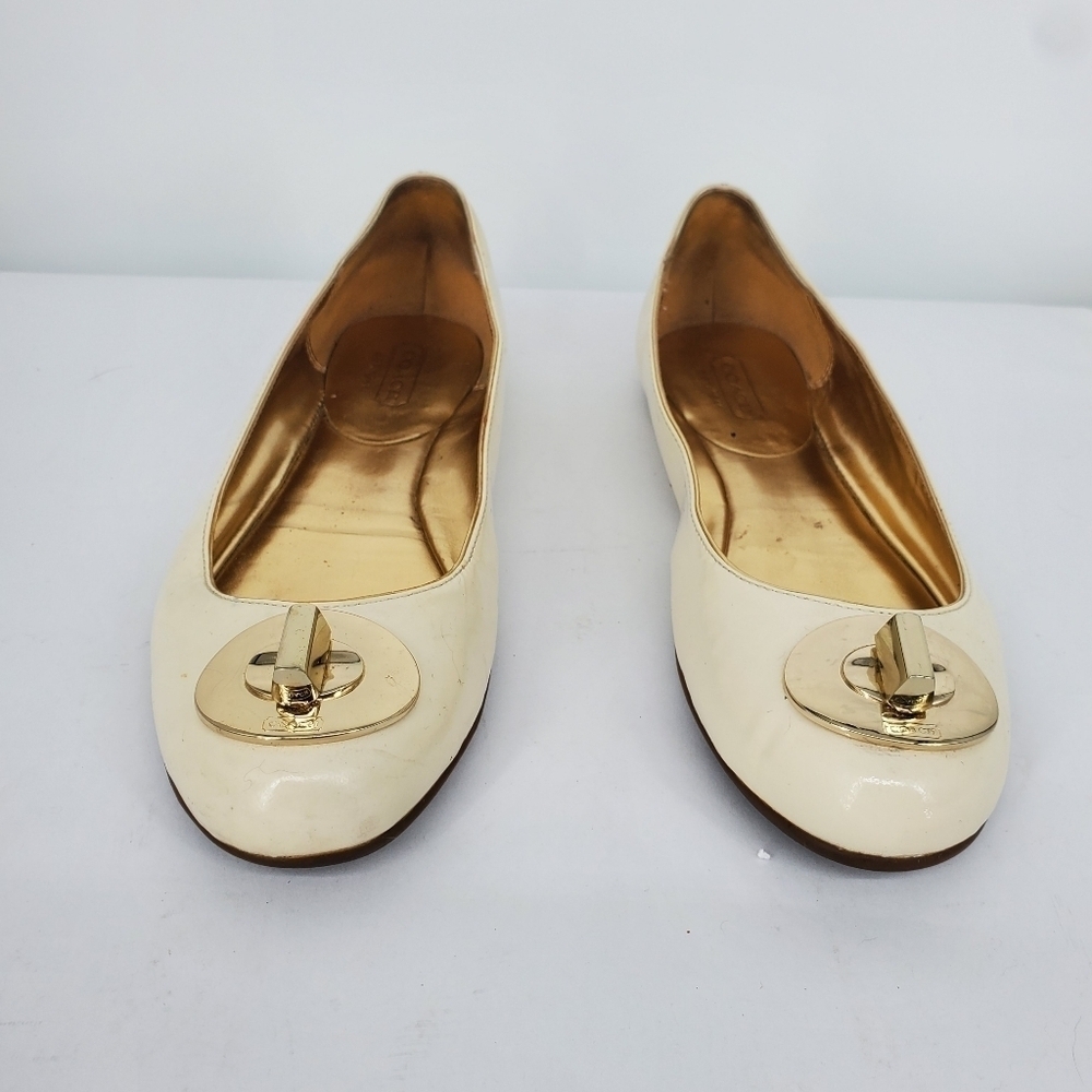 Coach Shoes Women 6B Judyann Patent Leather Flats Q429 White Gold - Picture 2 of 9